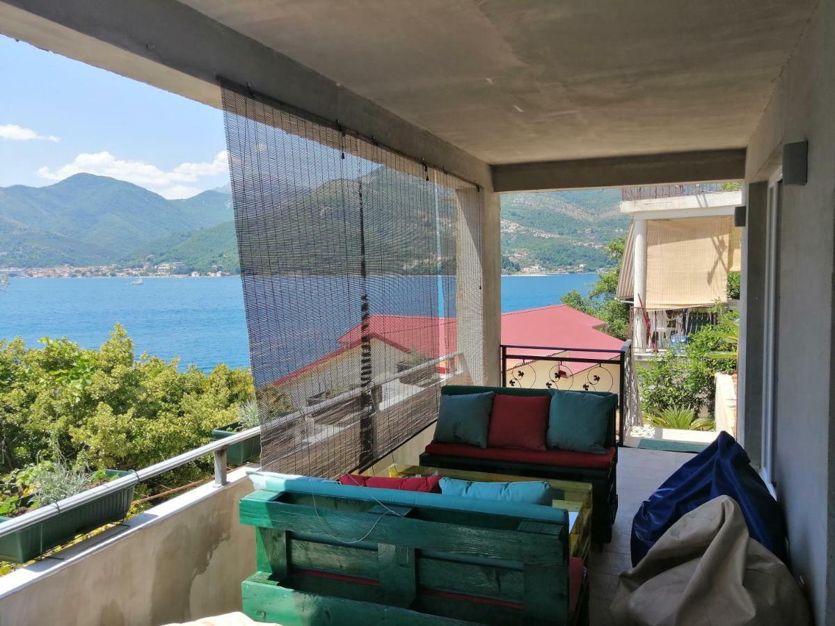 Olive Tree Apartments Tivat Exterior photo